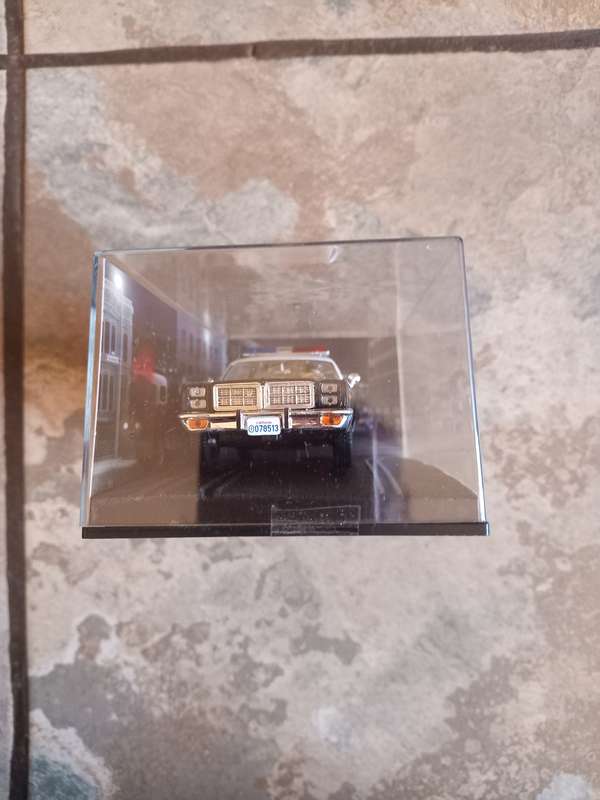 007 Dodge Monaco - View to a Kill - scale 1/43. Sealed. With Book