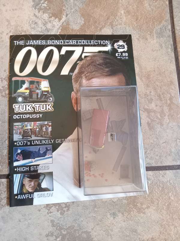 007 Tuk Tuk - Octopussy - scale 1/43. Sealed. With Book