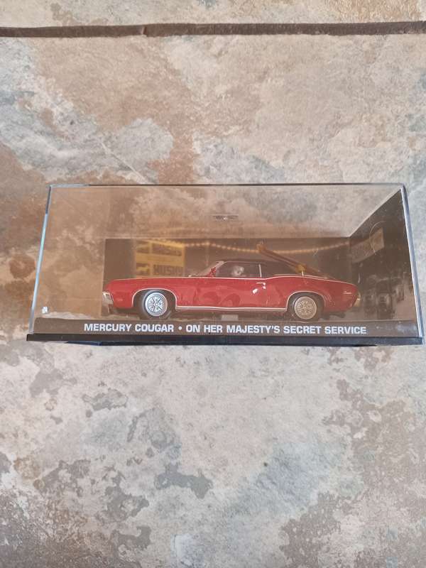 007 Mercury Cougar - On Her Majesty Secret Service - scale 1/43. Sealed. With Book