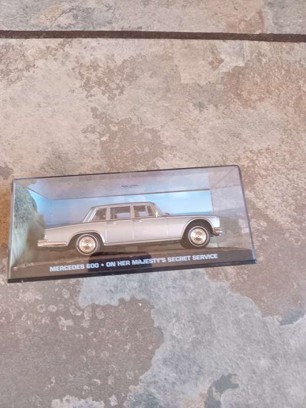 007 Mercedes 600 - On Her Majesty Secret Service - scale 1/43. Sealed. With Book