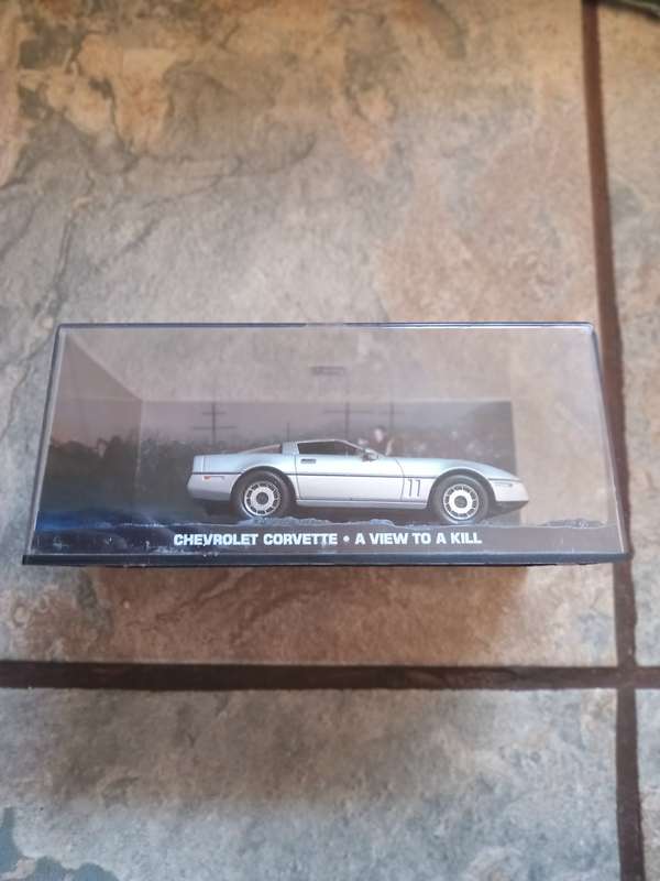 007 Chevrolet Corvette - A View to a Kill -  scale 1/43. Sealed. with book