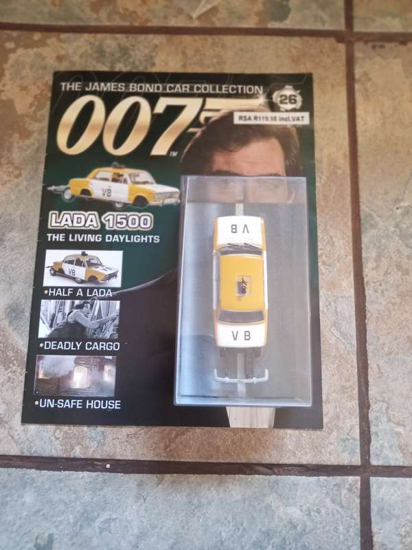 007 Lada 1500 - Living Daylights - scale 1/43. Sealed. with book