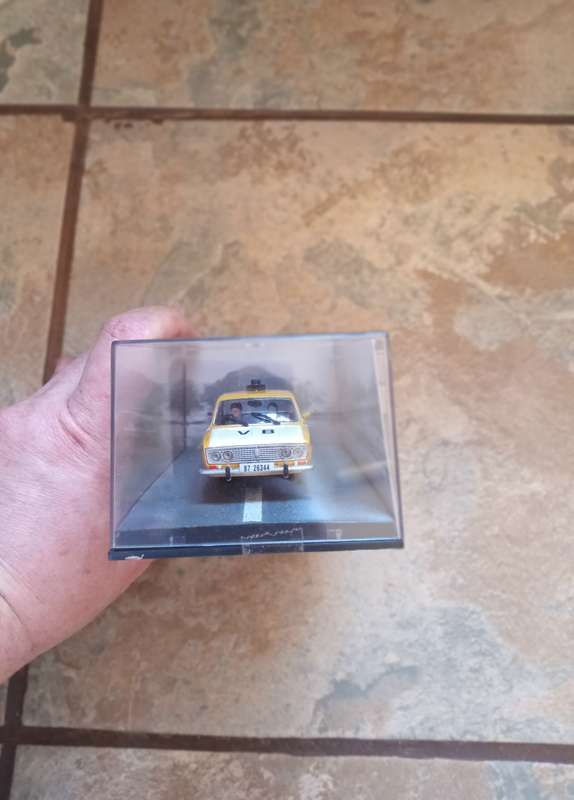 007 Lada 1500 - Living Daylights - scale 1/43. Sealed. with book
