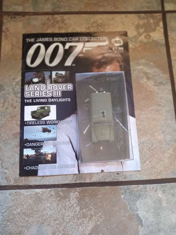 007 Land Rover Series 111 - Living Daylights - scale 1/43. Sealed. with book