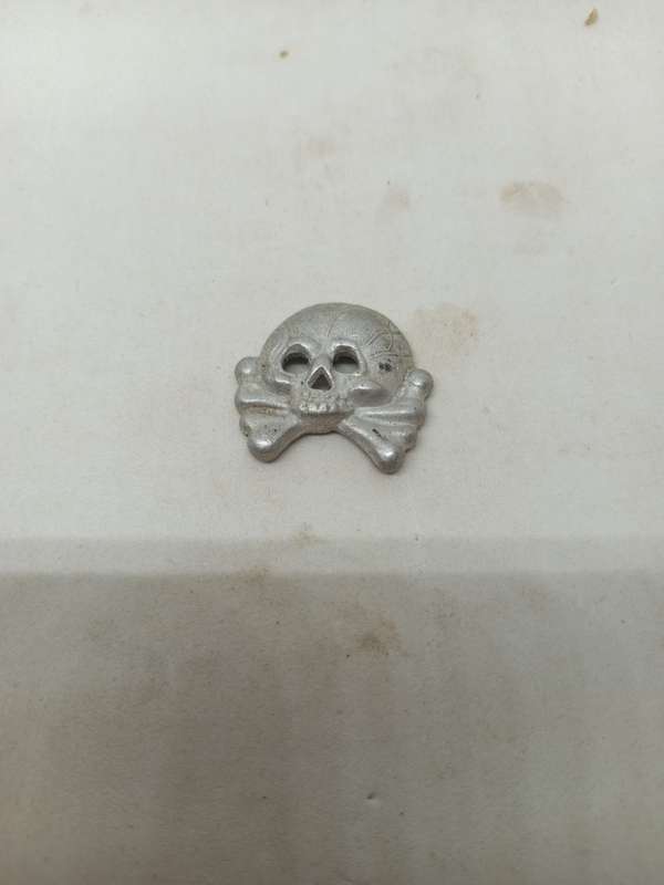 WW2 German SS Visor Panzer Collar Tab Skull. First Pattern