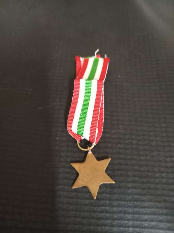 WW2 Italian Star Medal Miniature (B)