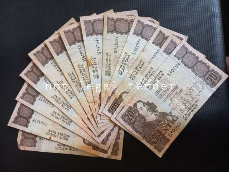 14 1981 to 1984 GPC de Kock Eng/Afr Twenty Rand Banknote (D7).