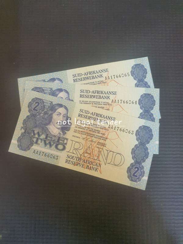1990 Unc C Stalls 3 Sequential 1st  Issue Afr/Eng Two Rand Banknotes (AA063)