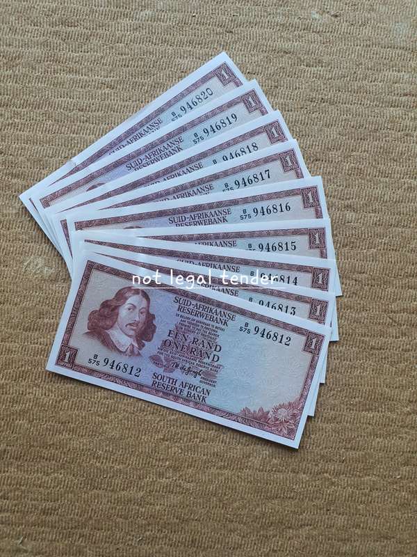 9 Sequential TW de Jongh 1st Issue Afr/Eng One Rand Banknotes (B575)