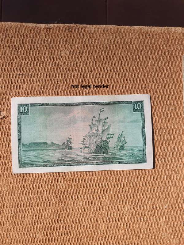 1975 Tw de Jongh 3rd issue Afr/Eng Ten Rand Banknote. (A474)