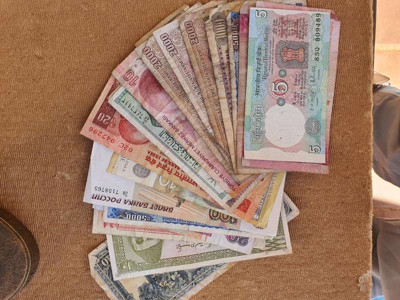 22 Asian Lot of Banknotes, 1 bid takes all