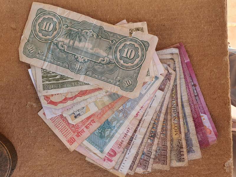 22 Asian Lot of Banknotes, 1 bid takes all
