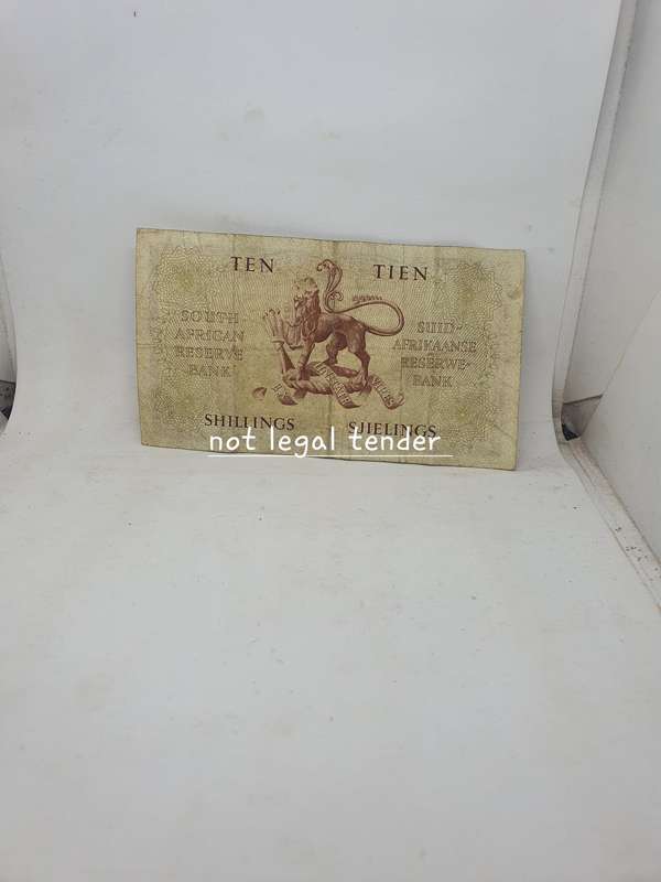 1956 MH De Kock 3rd Issue Eng/Afr Ten Shilling Banknote (A116)