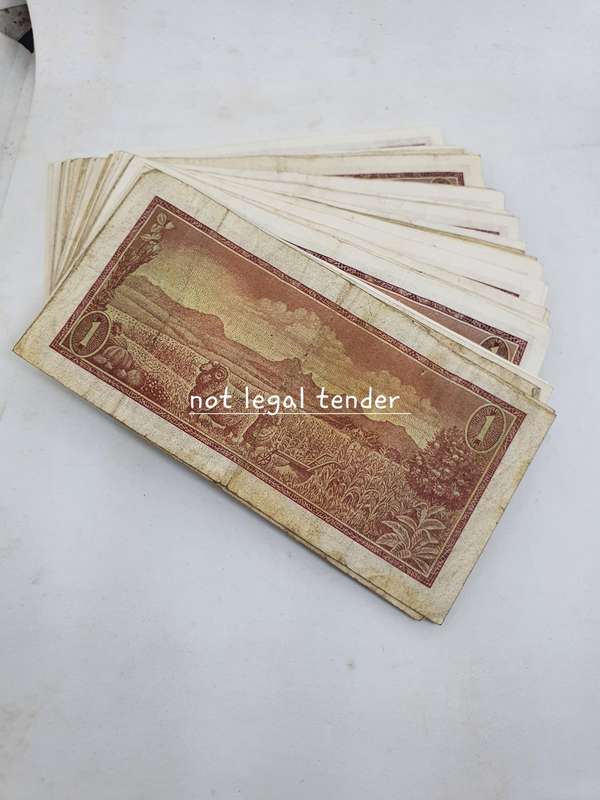 57  1967 TW de Jongh 1st issue Eng/Afr One Rand Banknote (A214). Bid per note to take the lot