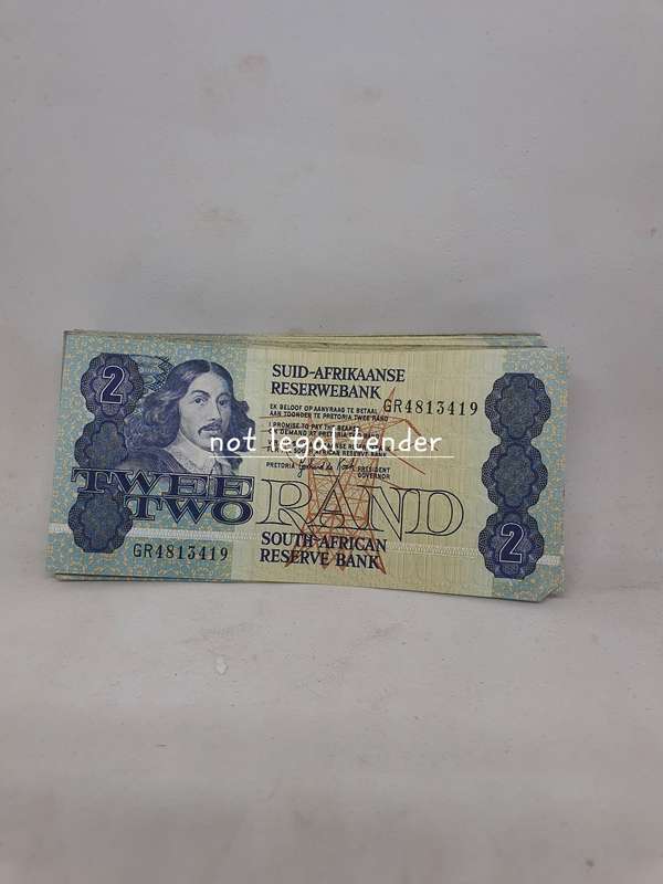 45  1967 GPC and Stals  Various issue Eng/Afr Two Rand Banknote (GR48). Bid per note to take the lot