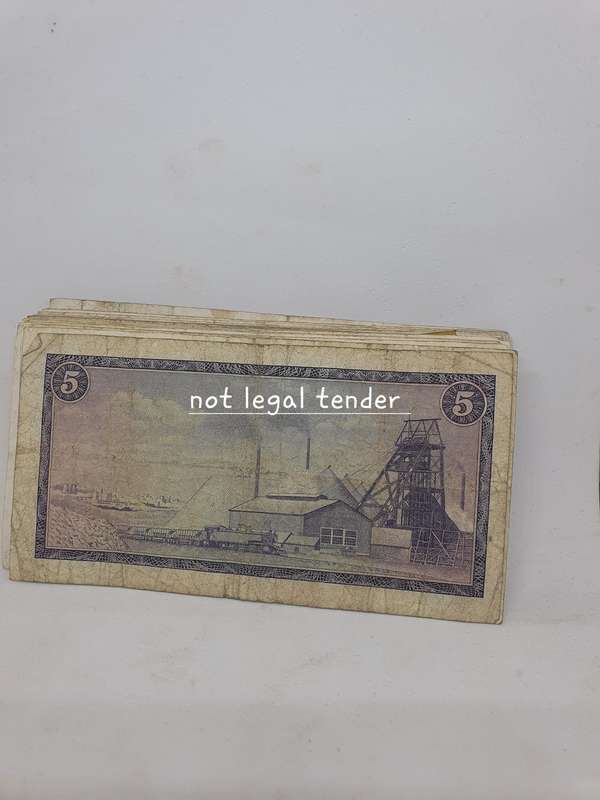 34 TW de Jongh Various  Issue Afr/Eng Five Rand Banknote (F46)