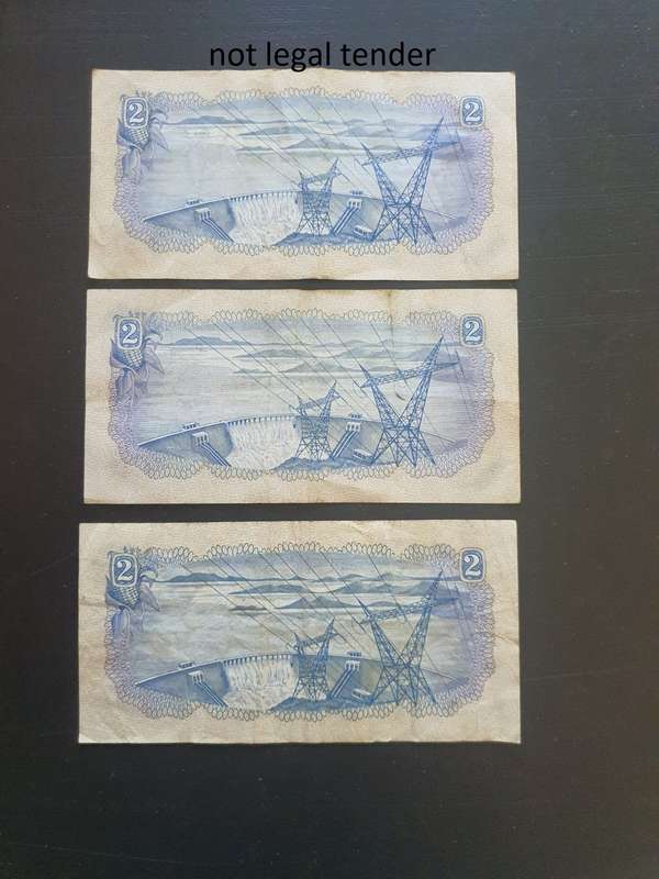 3 TW de Jongh various issue Afr/Eng Two Rand Banknote. (D74).