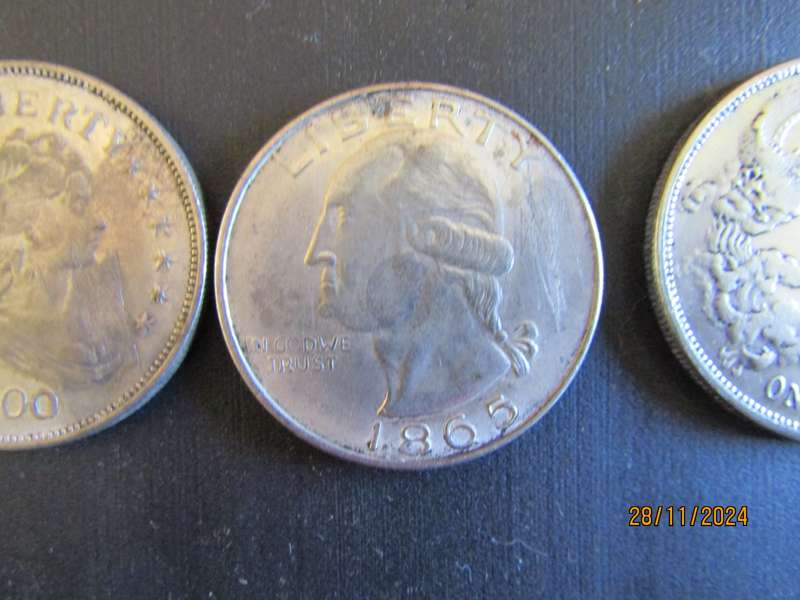 Replica USA and Chinese Dollar Coins