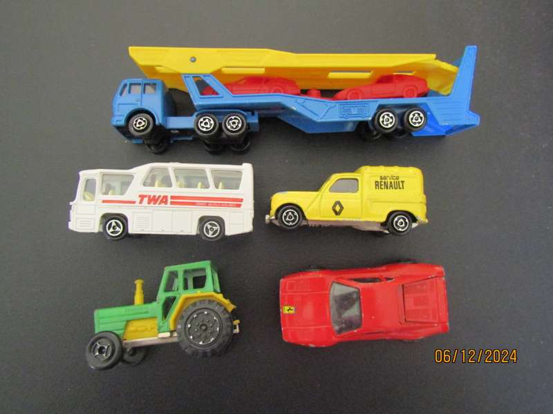 5 Majorette Die cast car