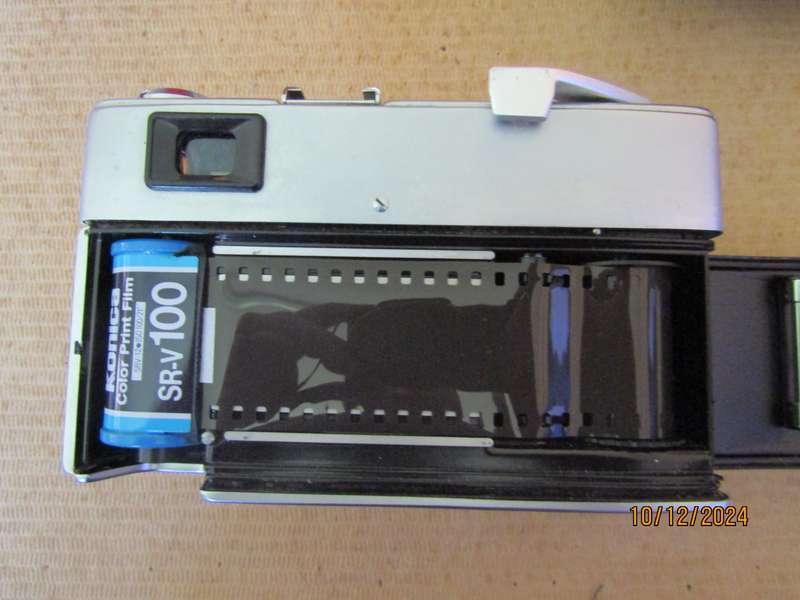 1966 Original Box with Minolta Hi- Matic 7 SLR 35 mm Camera. Tested and Works.