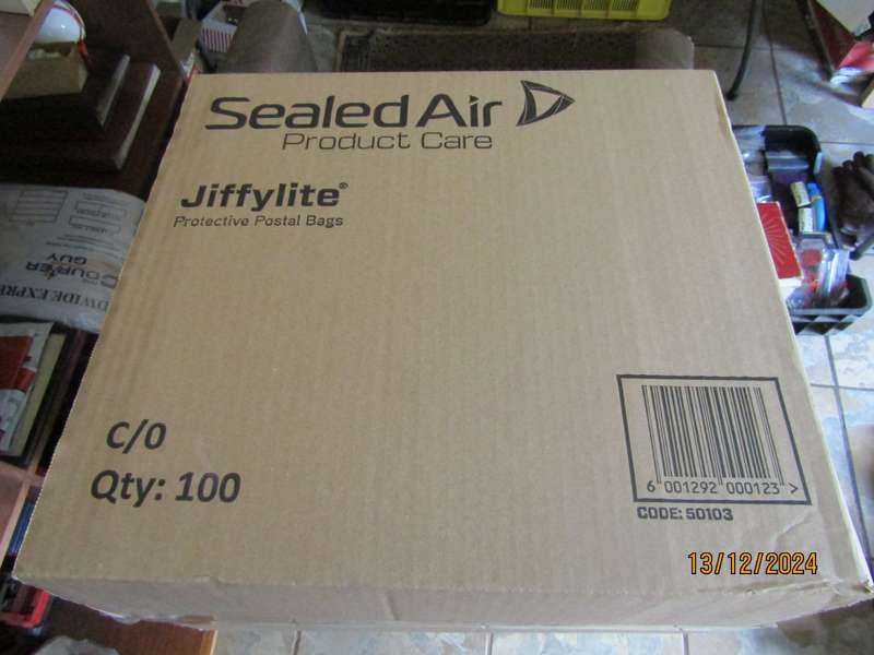 Jiffy Light Padded envelopes Size C0 22cm x 17 cm