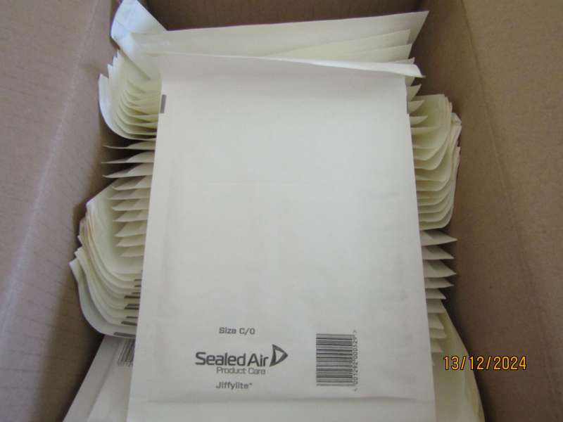 Jiffy Light Padded envelopes Size C0 22cm x 17 cm
