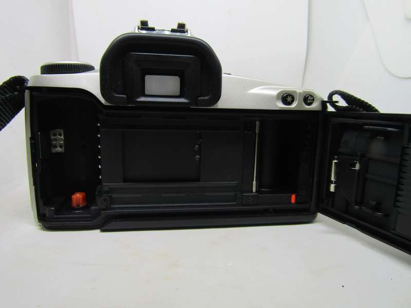 Canon EOS 500N 35mm Film Camera Ultrasonic 75-300mm Zoom Lens. Immaculate. Work