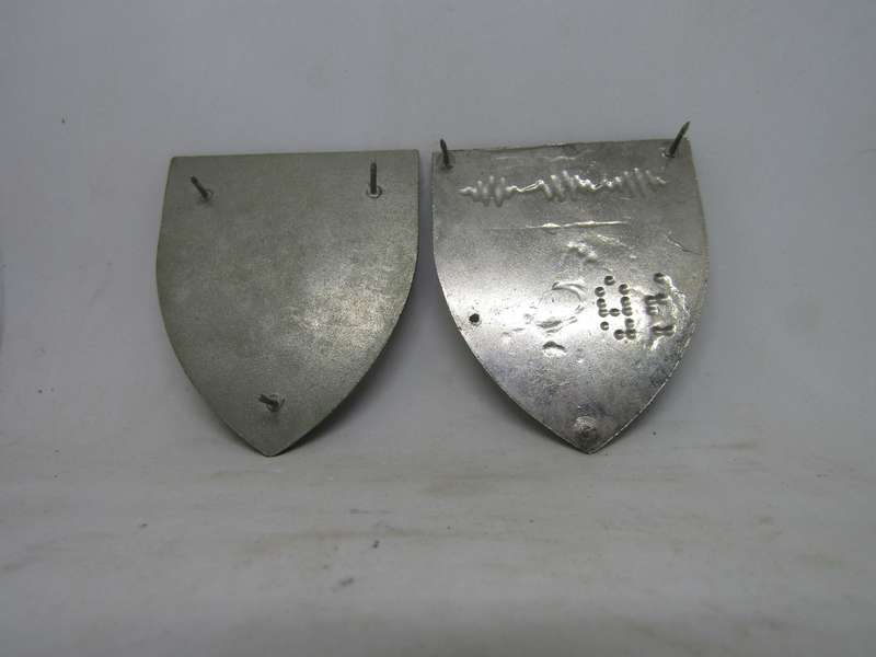 2  SADF 2 Signal Regiment Shoulder Flash Badge. Pin intact.