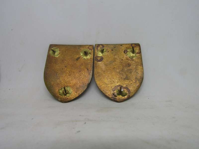 Pair of SADF 4 Field Artillery  Regiment Shoulder Flashes Badge. Pin intact.
