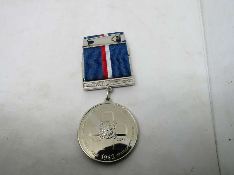 Malta Heroism Medal With Dunkirk Malta and Murmansk bar Full size Medal (replica)