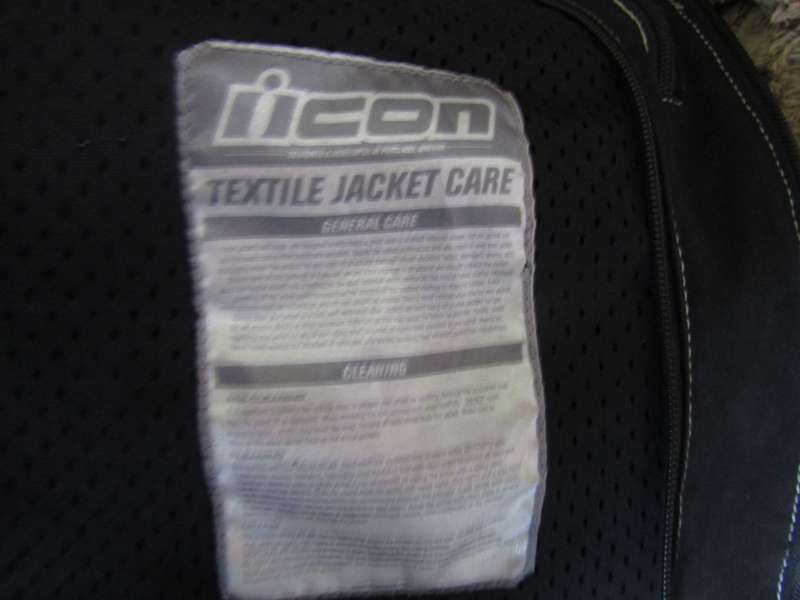 IIcon Contra Size MD Bikers Jacket with Padding. All zips works. Almost new.
