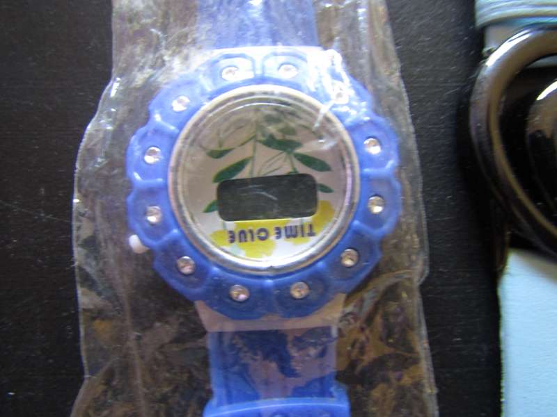 Brand New Men's  and ladies wrist watches. No Batteries incl
