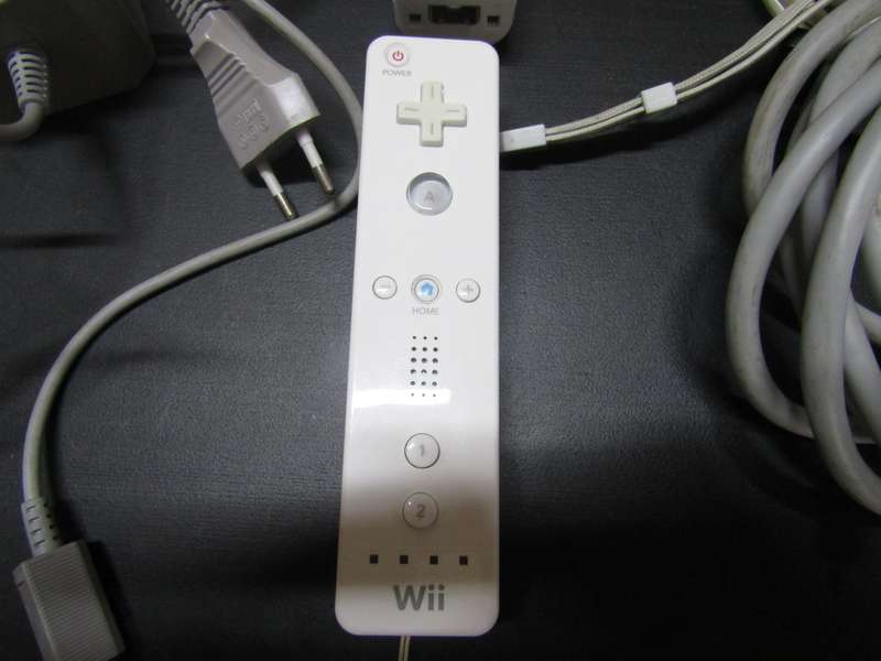 Wii Nintendo Game Console with Fit Game and Balance board. All Working All incl.
