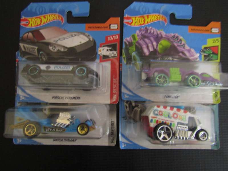 4 New Hotwheels Die Cast Car on Cards (F)