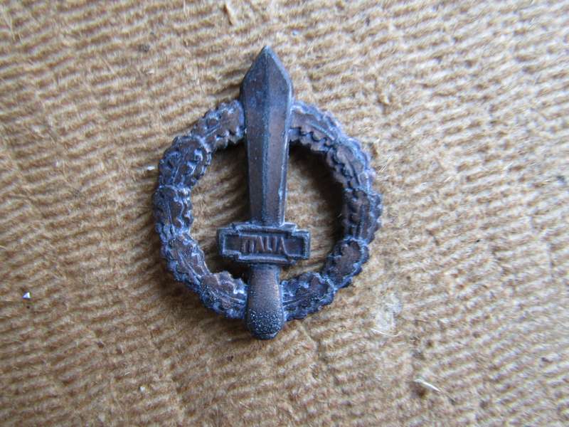 WW2 Italian Fascist RSI Gladio Badge