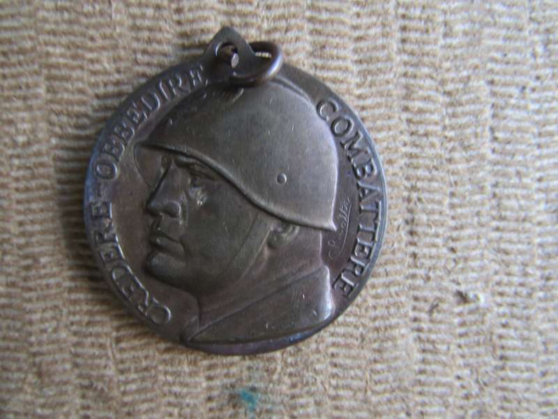 WW2 Italia - CREDERE-OBBEDIRE-COMBATTERE MUSSOLINI MEDAL