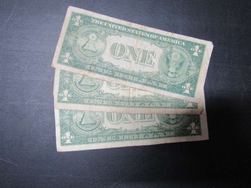 1935 and 1957 USA United States Silver Dollars Notes $1.Blue seal