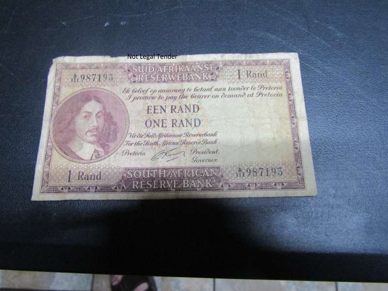 G Rissik 1st issue Afr/Eng One Rand Banknote (A111)