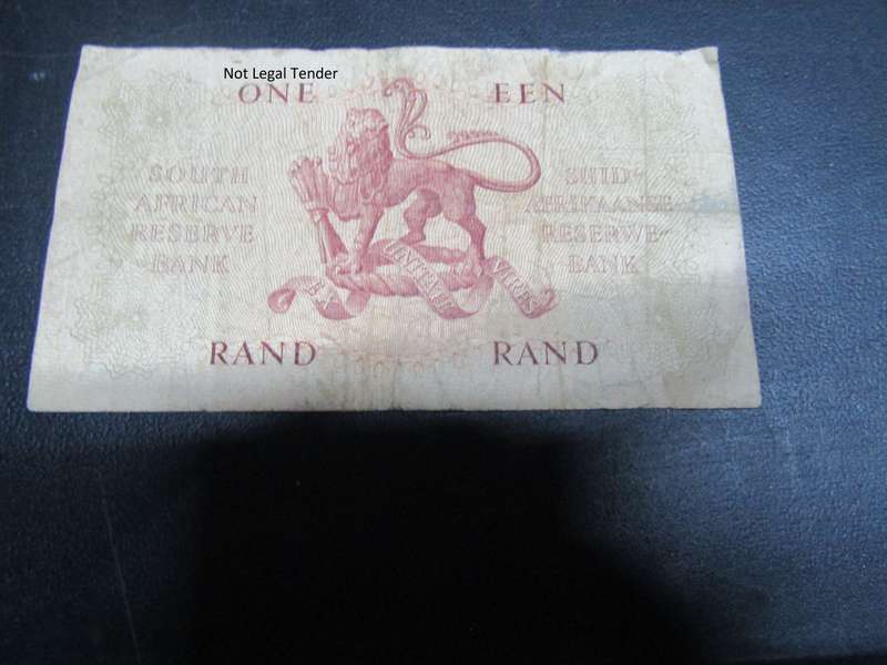 G Rissik 1st issue Afr/Eng One Rand Banknote (A111)