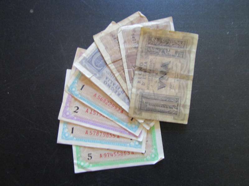 11 WW2 Italian Banknotes