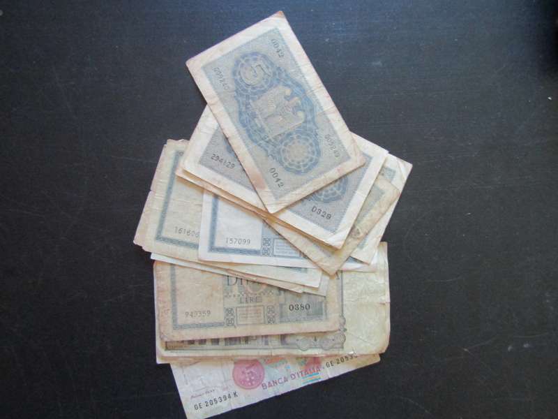 38 World and African Banknotes
