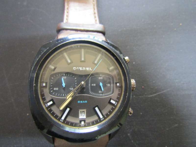 Original Diesel Men's  wrist watches. Works. Not Chinese. DZ-4490