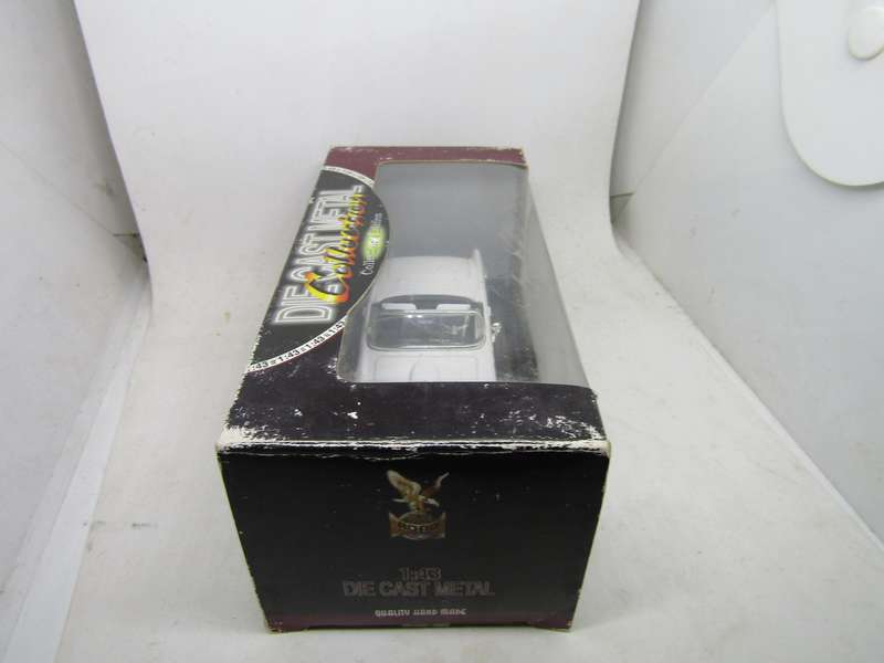 Official Ford Merchandise - Yatming - Thunderbird - 1955 - scale 1:43