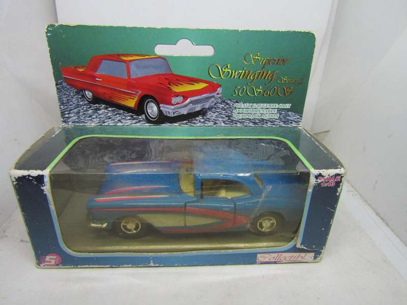Official Licensed Product - Superior - Chevrolet Corvette - 1962 - scale 1:43