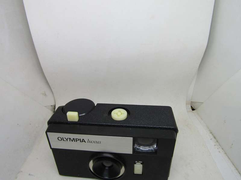 Olympia Luxus 126 Flashcube Camera in Original Box