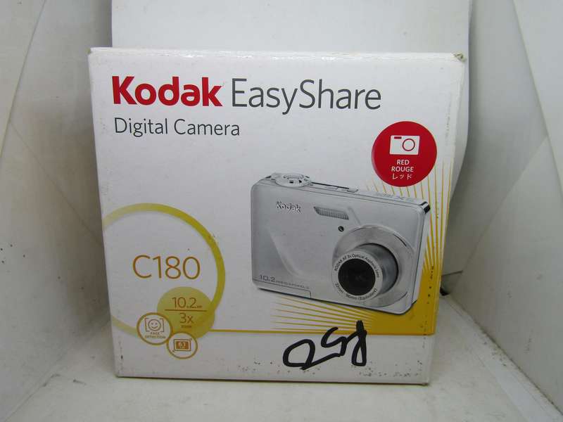 Kodak Easy share C180 Digital Camera in Original Box. Spares 10.2MP