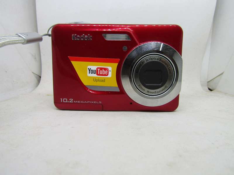 Kodak Easy share C180 Digital Camera in Original Box. Spares 10.2MP