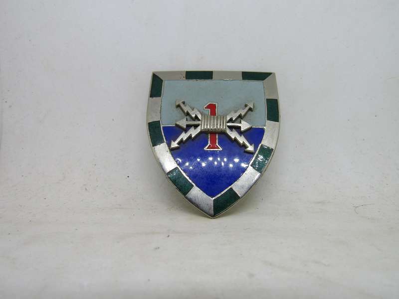 SADF 1 Signal Regiment Heidelberg Shoulder Flashes. Pins intact.