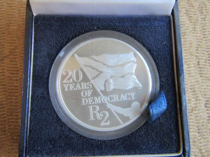 South Africa 2014 20 Years of Democracy R2 Crown