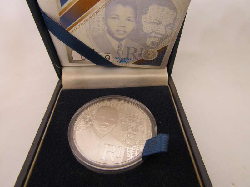 2015 South African Life of Mandela Silver R1